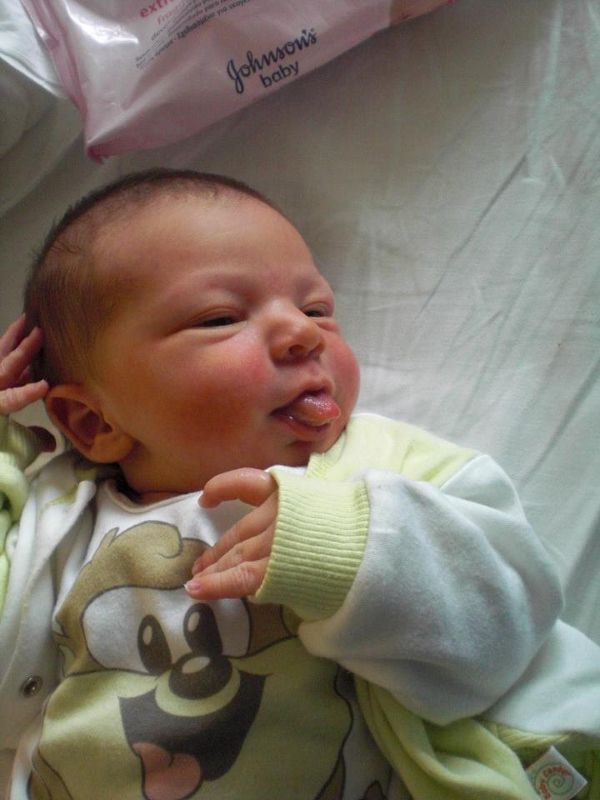 566331_10151212514560798_268764459_n (600x800).jpg